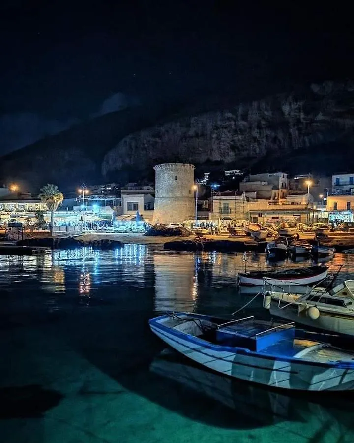 Mansarda Beach Mondello Palermo 0*,